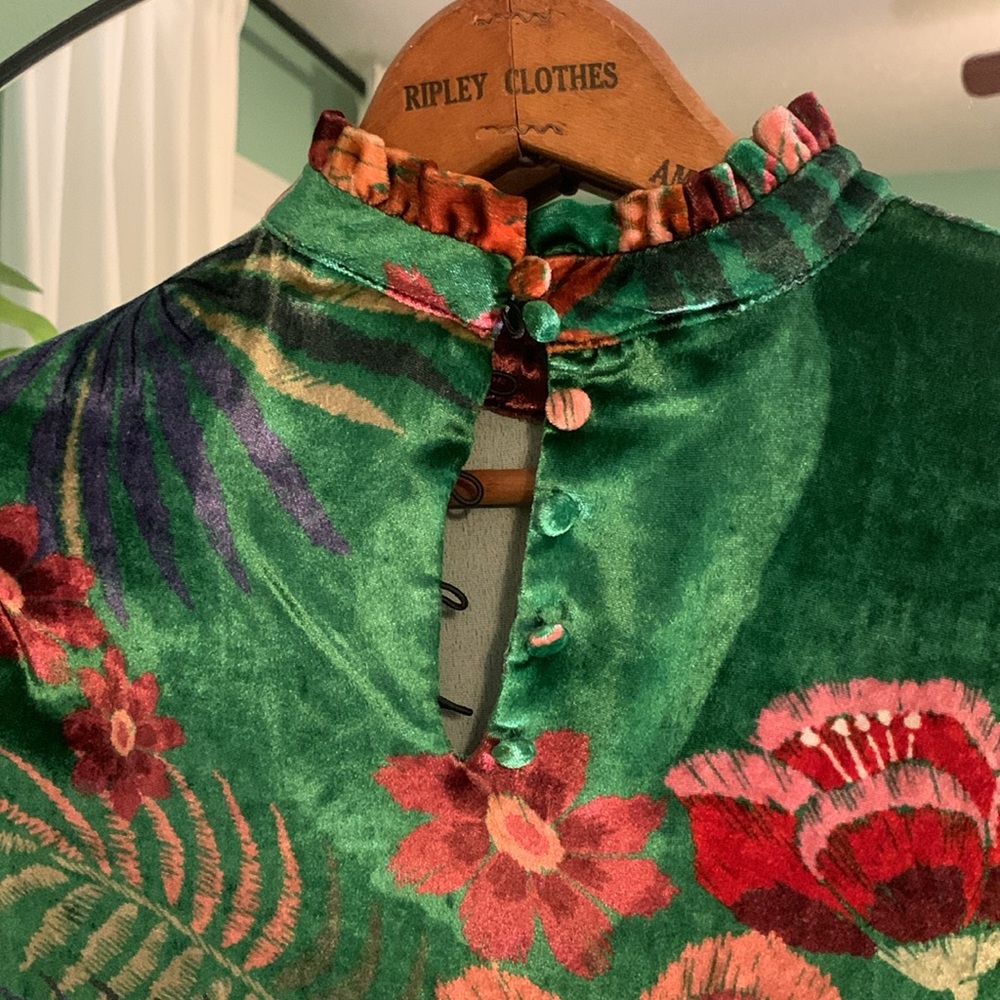 FARM Rio Silk Velvet Top - Picture 6 of 9